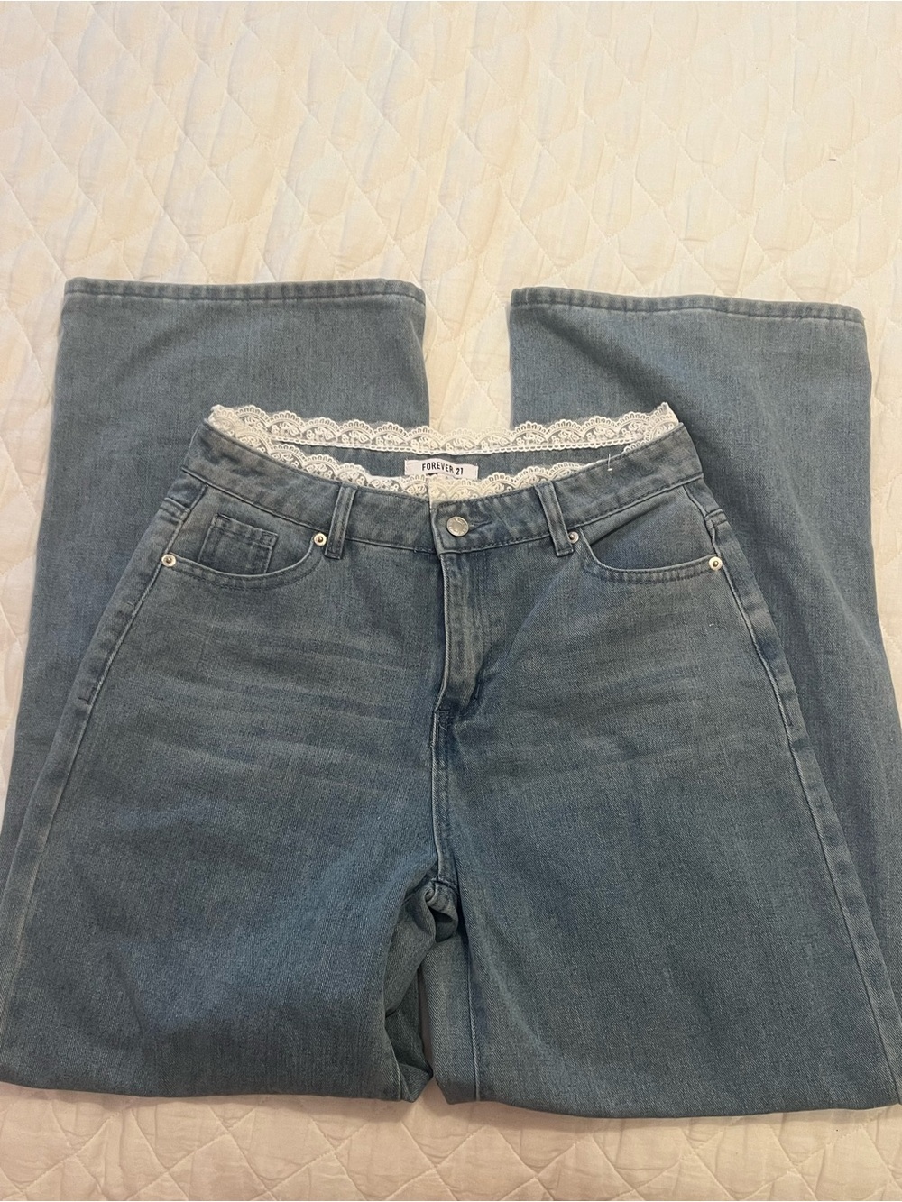 Forever 21 Straight Leg Jeans in Washed Blue